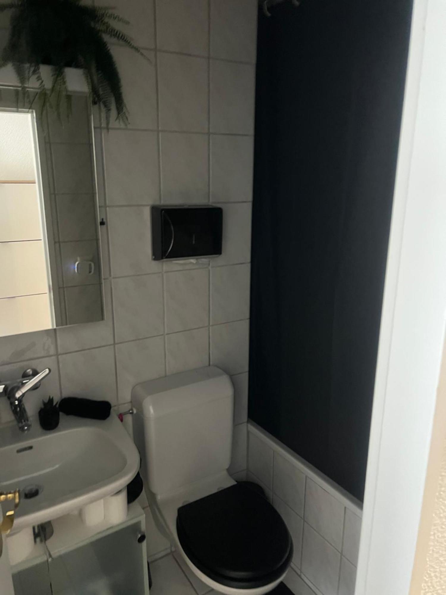Executive Suite Ac & Free Parking Цюрих Екстер'єр фото